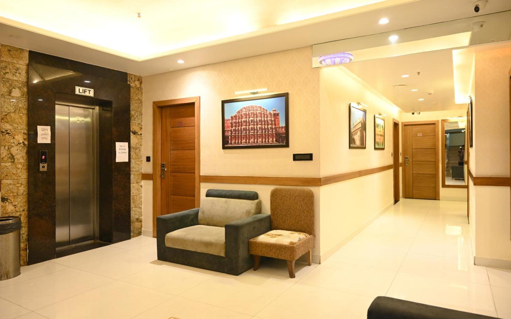 Hotel Rr 62-Jaipur City Centre Hotel מראה חיצוני תמונה