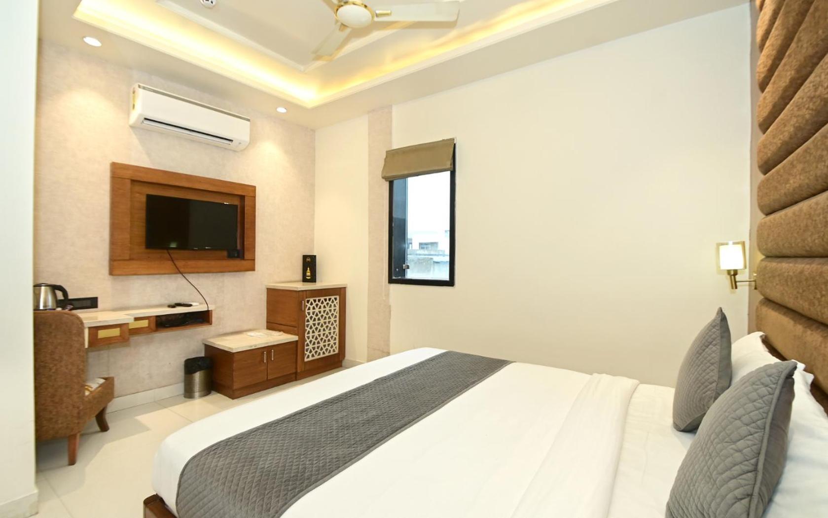 Hotel Rr 62-Jaipur City Centre Hotel מראה חיצוני תמונה